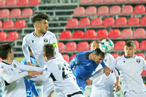 Căpitanul Achim e depășit și Cebotaru înscrie golul de 2-0 pentru Clinceni, în minutul 14 al partidei de la Voluntari