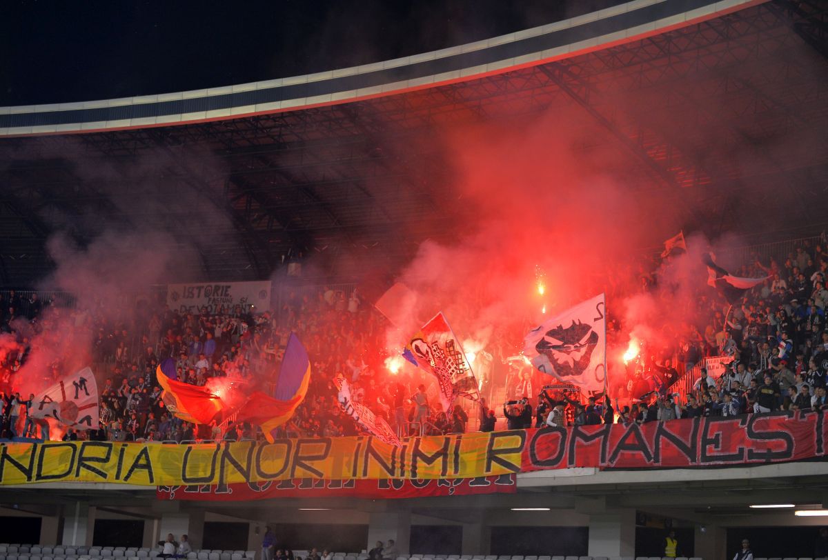Rivalitatea CFR Cluj - U Cluj, în imagini » Fotografii spectaculoase de la derby-urile dintre „feroviari” și „Șepcile Roșii”