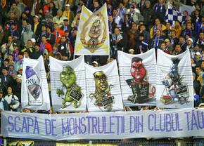 Derby-ul Dinamo - Poli Timișoara, în 30 de imagini incendiare » Cele mai dure mesaje ale unei rivalități aprige: „Pe titlurile și cupele voastre sigiliu DNA”