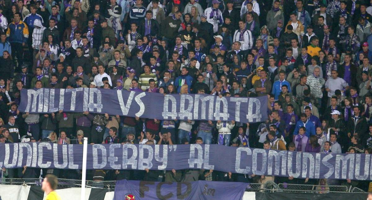Derby-ul Dinamo - Poli Timișoara, în 30 de imagini incendiare » Cele mai dure mesaje ale unei rivalități aprige: „Pe titlurile și cupele voastre sigiliu DNA”