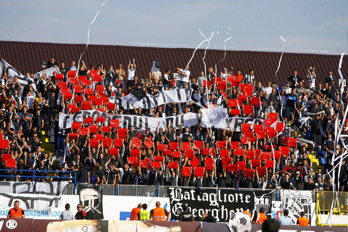 „Emil Boc încurajează violența ultrașilor! Galeria și U Cluj au o ideologie național-șovină evidentă!” » Acuzații grave în Ardeal, după ultimele evenimente