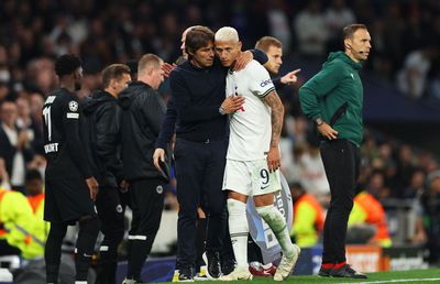 S-a luat de antrenor după eliminarea din Champions League: „Nu înțeleg de ce am fost rezervă. E un sezon de rahat!”