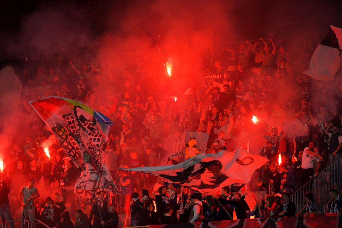 Rivalitatea CFR Cluj - U Cluj, în imagini » Fotografii spectaculoase de la derby-urile dintre „feroviari” și „Șepcile Roșii”