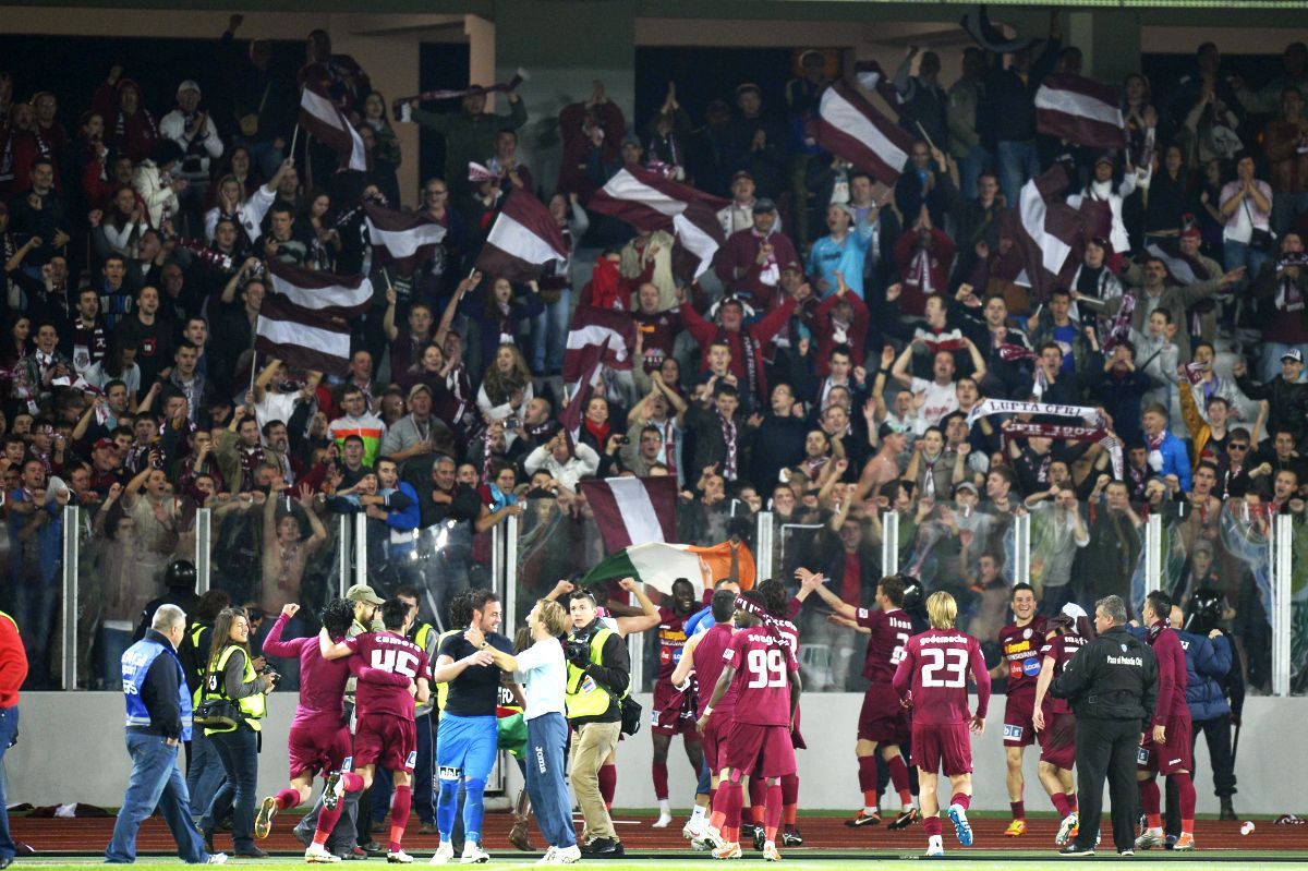 Rivalitatea CFR Cluj - U Cluj, în imagini » Fotografii spectaculoase de la derby-urile dintre „feroviari” și „Șepcile Roșii”
