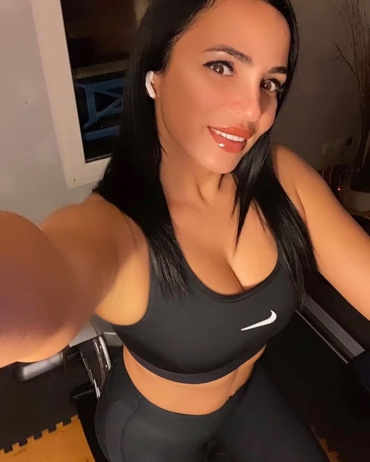 De ce a plecat din România fosta iubită a celui mai controversat fotbalist din Liga 1: „Dețin niște afaceri în Franța, acasă mă ocupam cu transport de cereale”