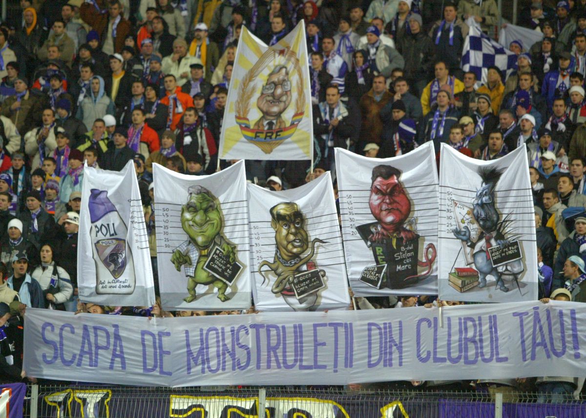 Derby-ul Dinamo - Poli Timișoara, în 30 de imagini incendiare » Cele mai dure mesaje ale unei rivalități aprige: „Pe titlurile și cupele voastre sigiliu DNA”