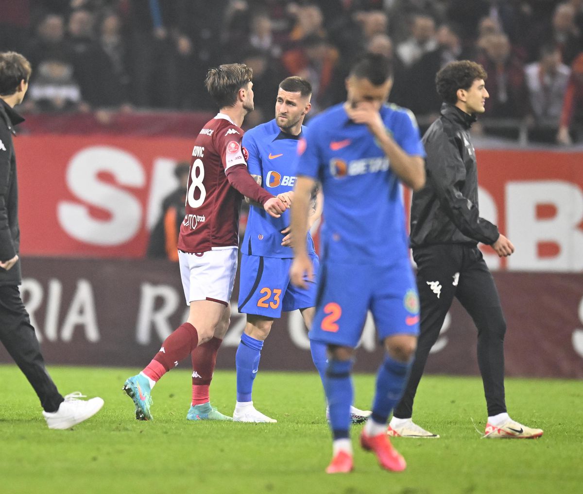 Imagini de la finalul meciului Rapid - FCSB