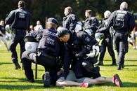 Incidente grave înaintea derbyului Rinului. Poliția germană a arestat 205 fani, iar trei agenți sunt răniți!