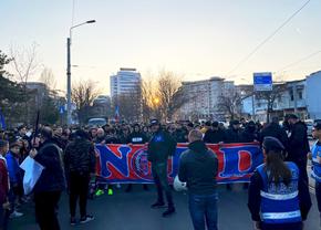 Galeria celor de la FCSB, corteo spre Arena Națională » Câți suporteri au pornit de la Piața Muncii + reporterii GSP transmit toate detaliile