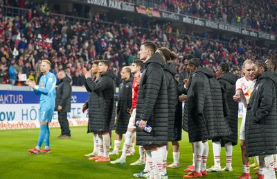 Alarmă roșie la Leipzig, din cauza unui virus » Unii jucători n-au avut voie în avion!