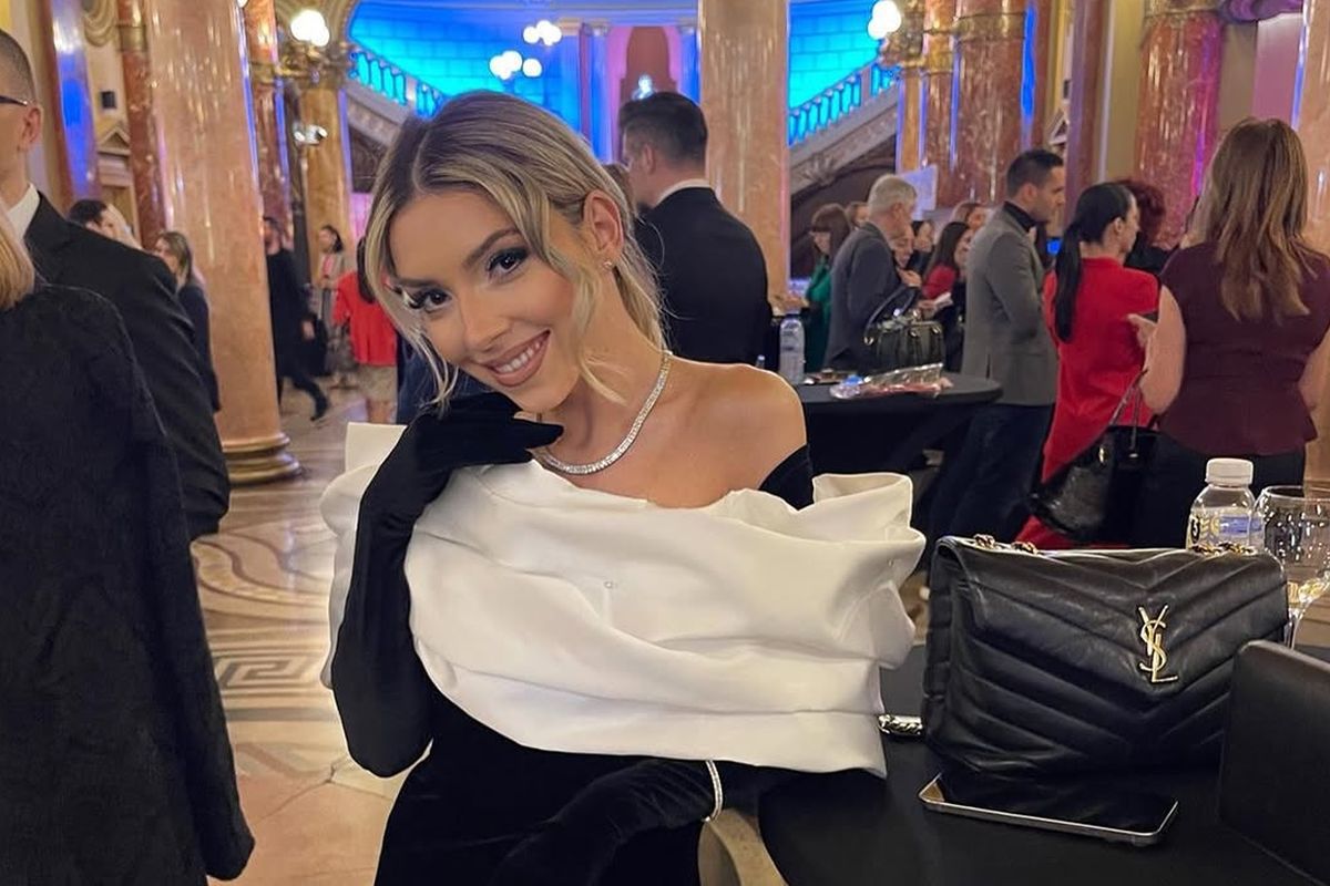 Bernadette Szocs a atras toate privirile la Ateneu: „Sursă de inspirație”