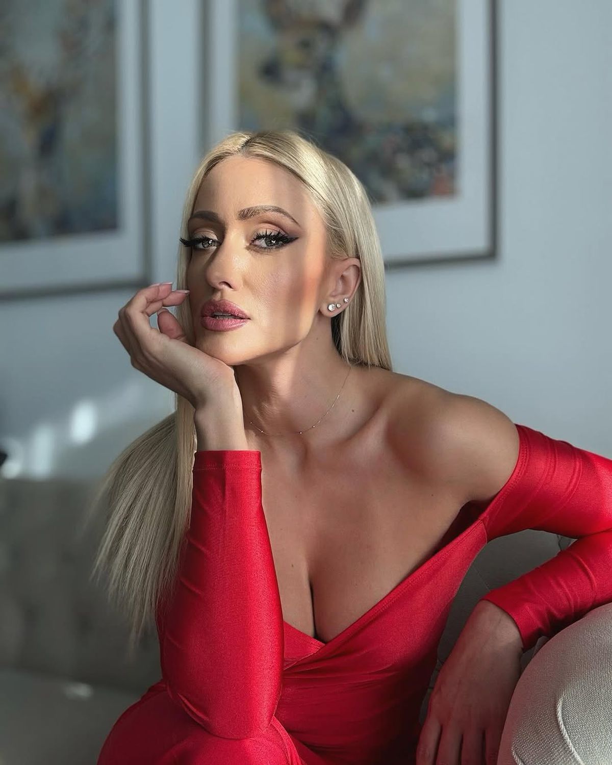 Una dintre cele mai frumoase prezentatoare TV, gazda Formulei 1 în România