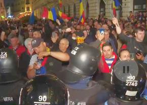 Incidente și violență în stradă după ce candidatura lui Călin Georgescu la președinție a fost invalidată!