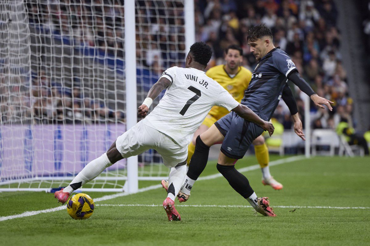 Bellingham în genunchi, „piruetă” lângă Mbappe, dar amețit de Vinicius » Cadru cu cadru, cum s-a descurcat Andrei Rațiu contra lui Real Madrid