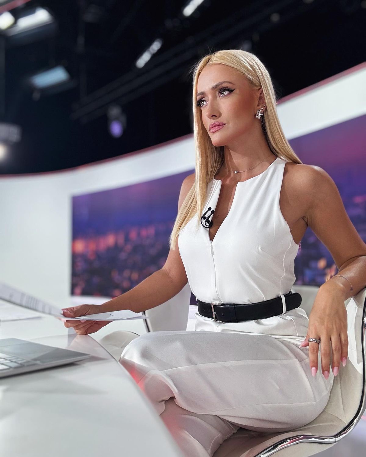 Una dintre cele mai frumoase prezentatoare TV, gazda Formulei 1 în România