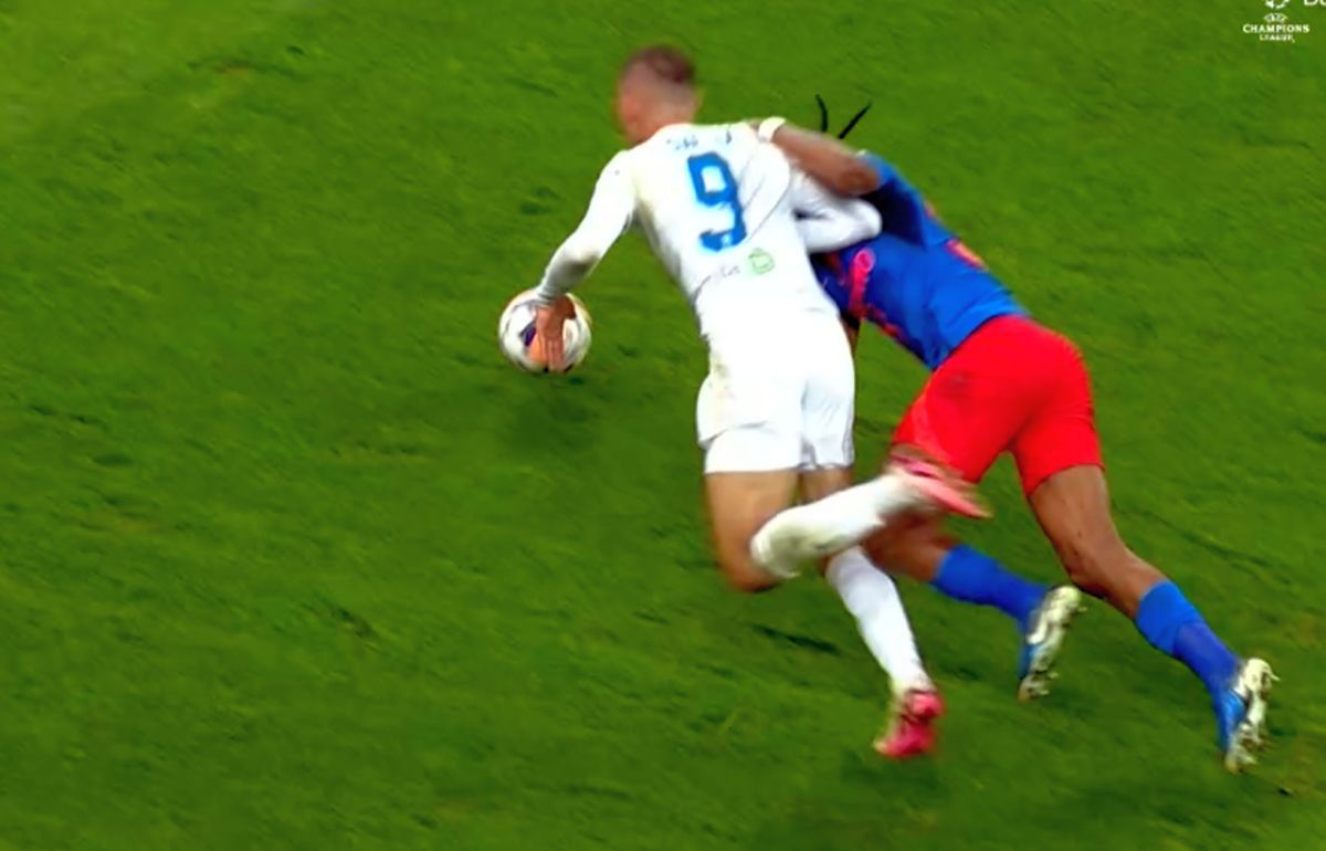 Siyabonga Ngezana, fault asupra lui Safira în FCSB - Universitatea Craiova