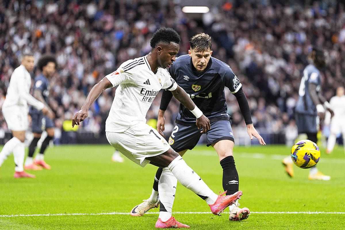 Real Madrid - Rayo Vallecano 2-1 » Mbappe și Vinicius au egalat-o pe Barcelona. Cum s-a descurcat Rațiu în examenul de pe „Bernabeu”