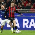 Federico Dimarco, în acțiune contra lui Milan // foto: Guliver/gettyimages