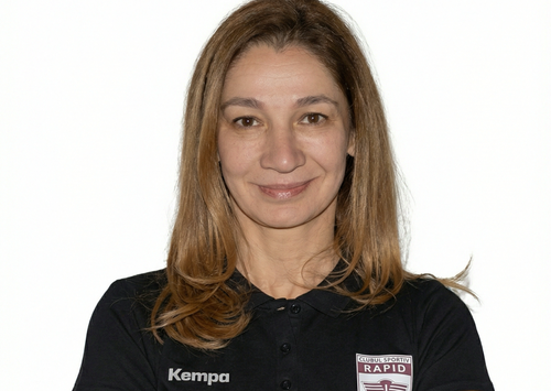 Cristina Vărzaru (46 de ani) este de aproximativ o lună, team manager la Rapid București, după ce în noiembrie anul trecut și-a dat demisia de la CSM București în semn de solidaritate cu antrenorul Adrian Vasile.