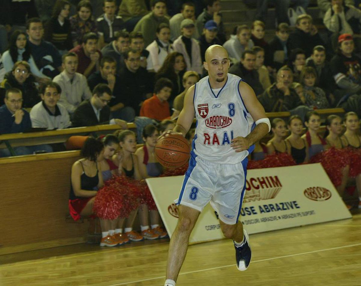 „GSP? Cumpăram pe vremuri teancuri de ziare” » După 20 de ani, primul străin din istoria clubului a asistat la U-BT – Steaua Roșie: „Îmi doresc din suflet să ajungă în Euroligă”