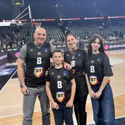 Dejan Dukovcic, însoțit de Saša, soția lui, și de Hana și Marko, copiii lor/Foto: arhivă personală