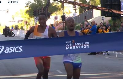 Cel mai echilibrat finiș posibil într-un maraton! Cum s-a încheiat cursa din Los Angeles