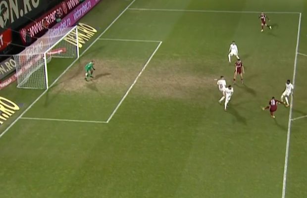 Doi fotbaliști de la CFR Cluj au făcut șah-mat apărarea lui Dinamo » Execuție superbă de la marginea careului