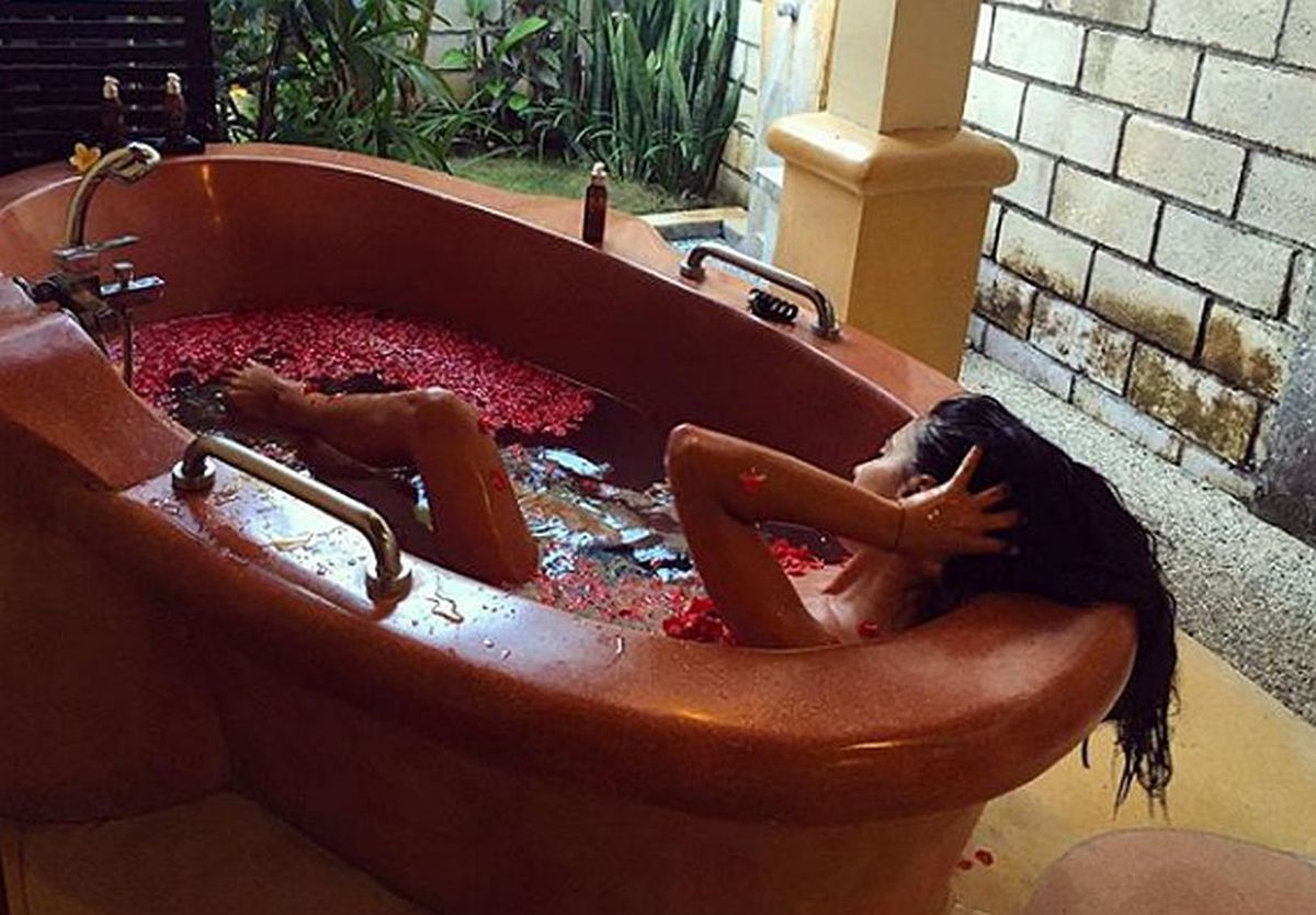 Dezvăluirile unui tabloid: Ciprian Marica e spaima prietenilor! Ar fi încercat să-i fure iubita unui coleg de la națională