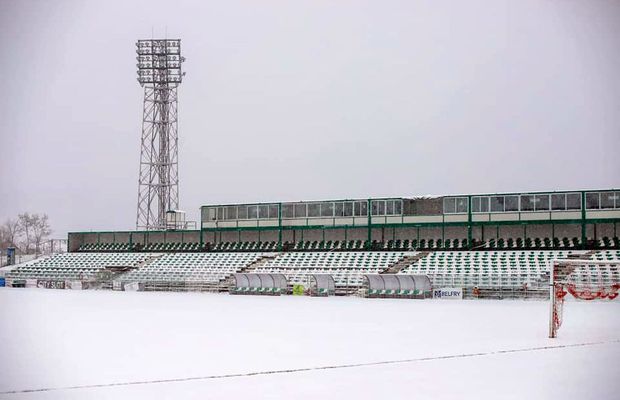 Imagini incredibile înainte de Sepsi - FCSB » Cum arată gazonul care miercuri era acoperit de zăpadă