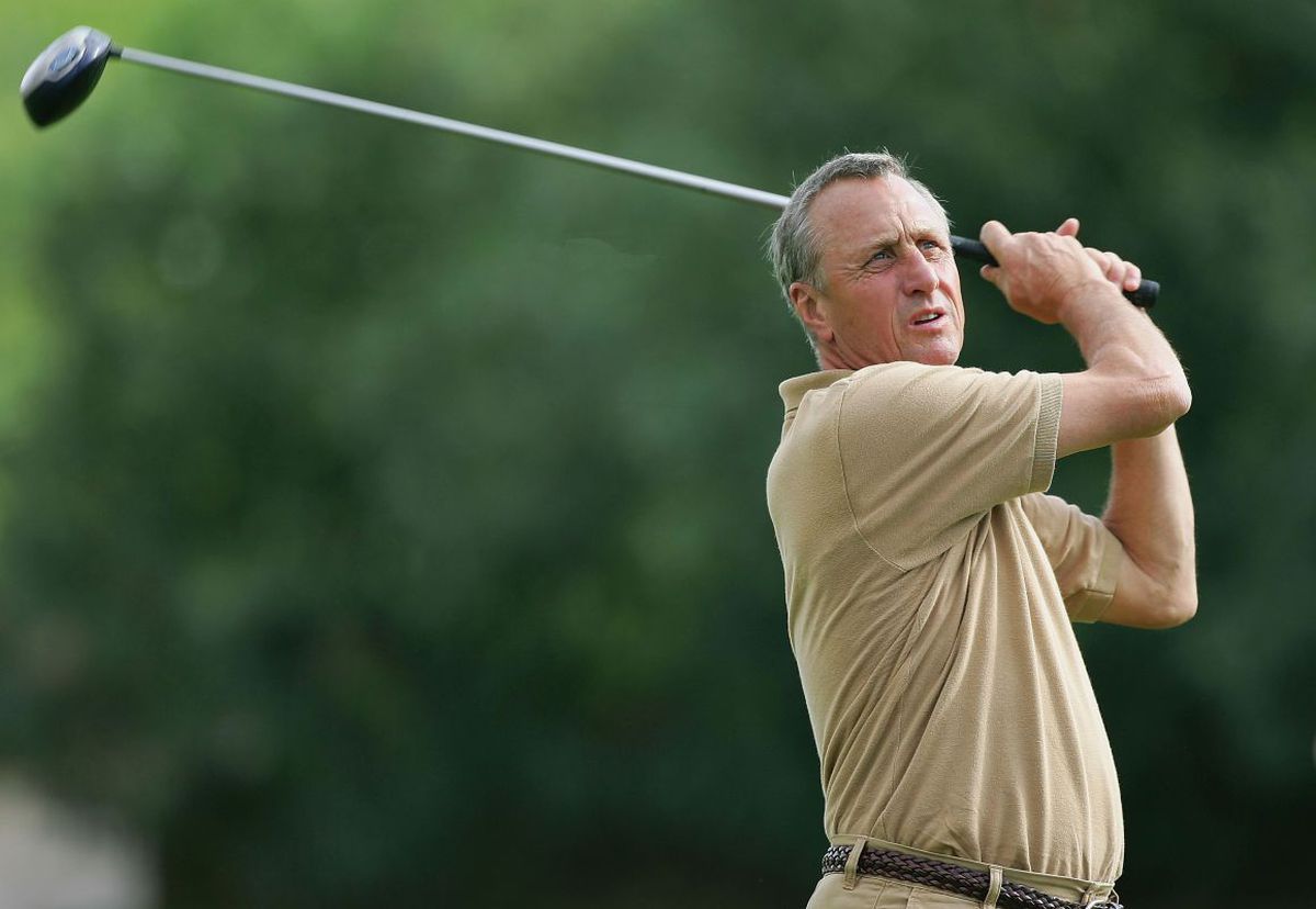 Totul despre Johan Cruyff, băiatul din „satul de beton" » Povești extraordinare + cum a revoluționat fotbalul + 10 citate faimoase