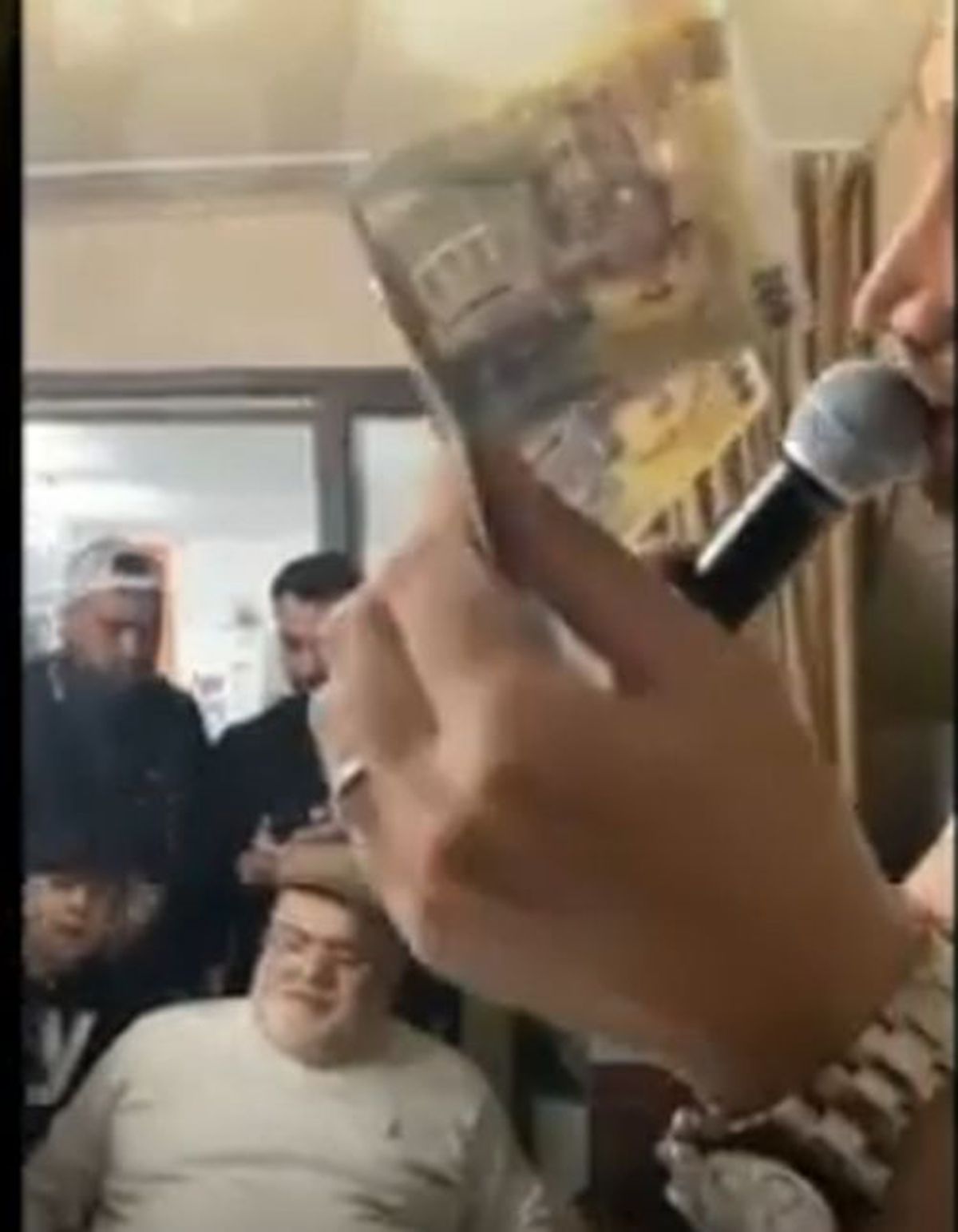 Petrecăreții lui Dinamo, distruși de 2 foști „câini”: „Mi-e rușine de ce văd! Cum să fii respectat?” / „Dacă are unul coronavirus? Nu purtau mască”