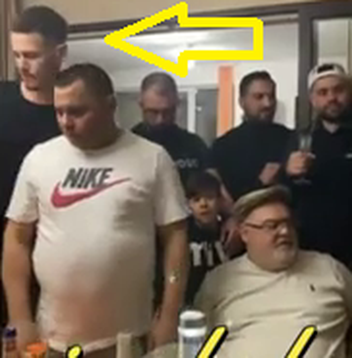 Petrecăreții lui Dinamo, distruși de 2 foști „câini”: „Mi-e rușine de ce văd! Cum să fii respectat?” / „Dacă are unul coronavirus? Nu purtau mască”