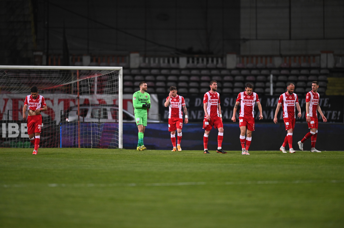 Florin Prunea, scandalizat de ce a văzut la Dinamo: „Ăștia care conduc sunt inconștienți? Poate să se întâmple ceva cu el pe bancă, Doamne ferește!”