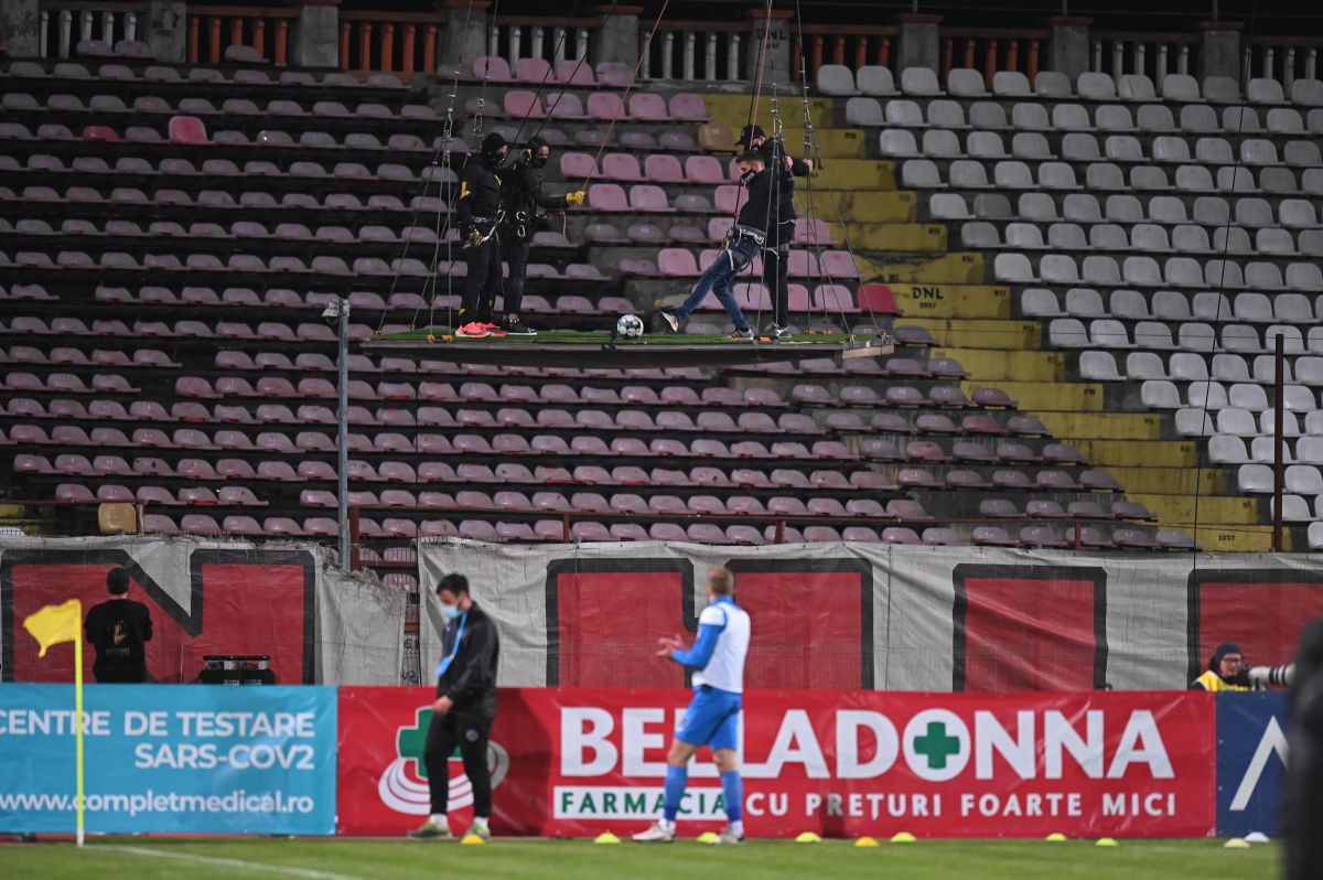 Suporterii lui Dinamo scriu istorie » Moment excepțional la meciul cu Clinceni: „Nu s-a mai văzut niciodată pe vreun stadion!”