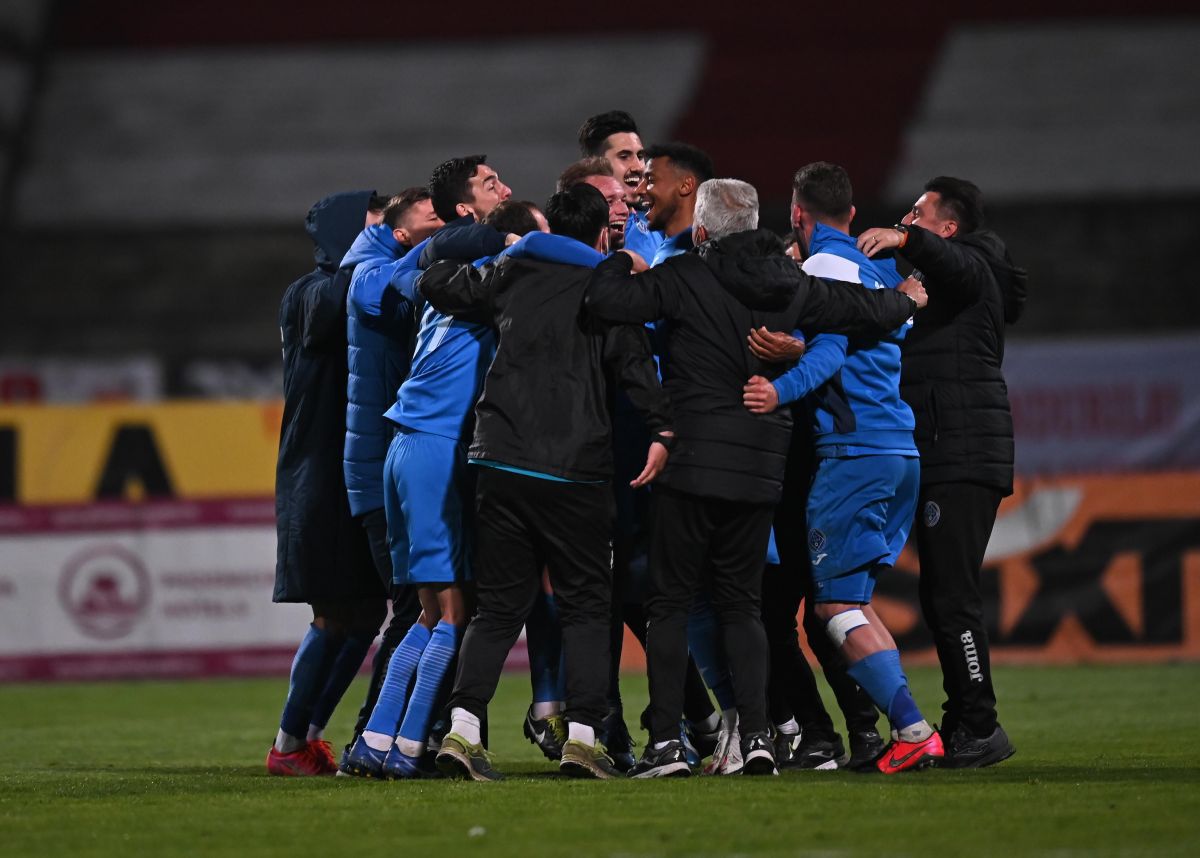 Prunea nu îi iartă pe petrecăreții de la Dinamo: „Inconștienților! Suntem cu apa până la gât și voi faceți o chermeză?!”