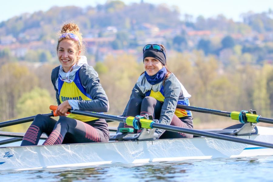 Elena Mihai și Ionela Cozmiuc, componentele bărcii de dublu vâsle categorie ușoară FOTO FR Canotaj Elena Mihai și Ionela Cozmiuc, componentele bărcii de dublu vâsle categorie ușoară FOTO FR Canotaj