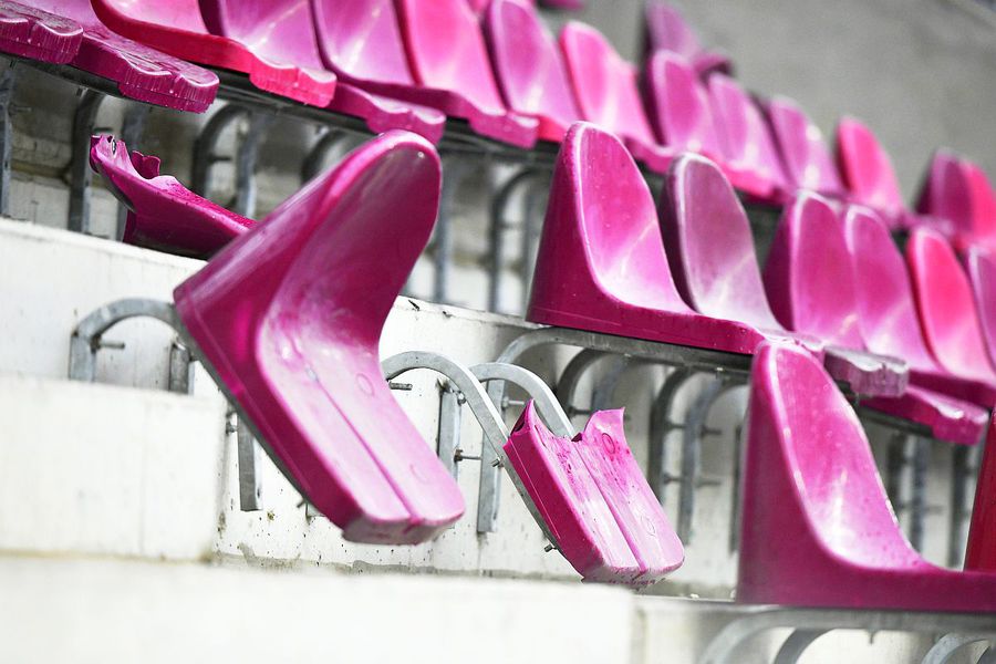 Zeci de scaune distruse pe stadionul Giulești, abia inaugurat! » „Suporteri huligani