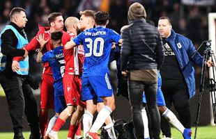 3 lucruri care nu s-au văzut la TV în Dinamo - FCU Craiova: de la ce a pornit altercația în toată regula de pe gazon + mesajele ironice ale galeriilor: „Încă un an în «A» - furat”