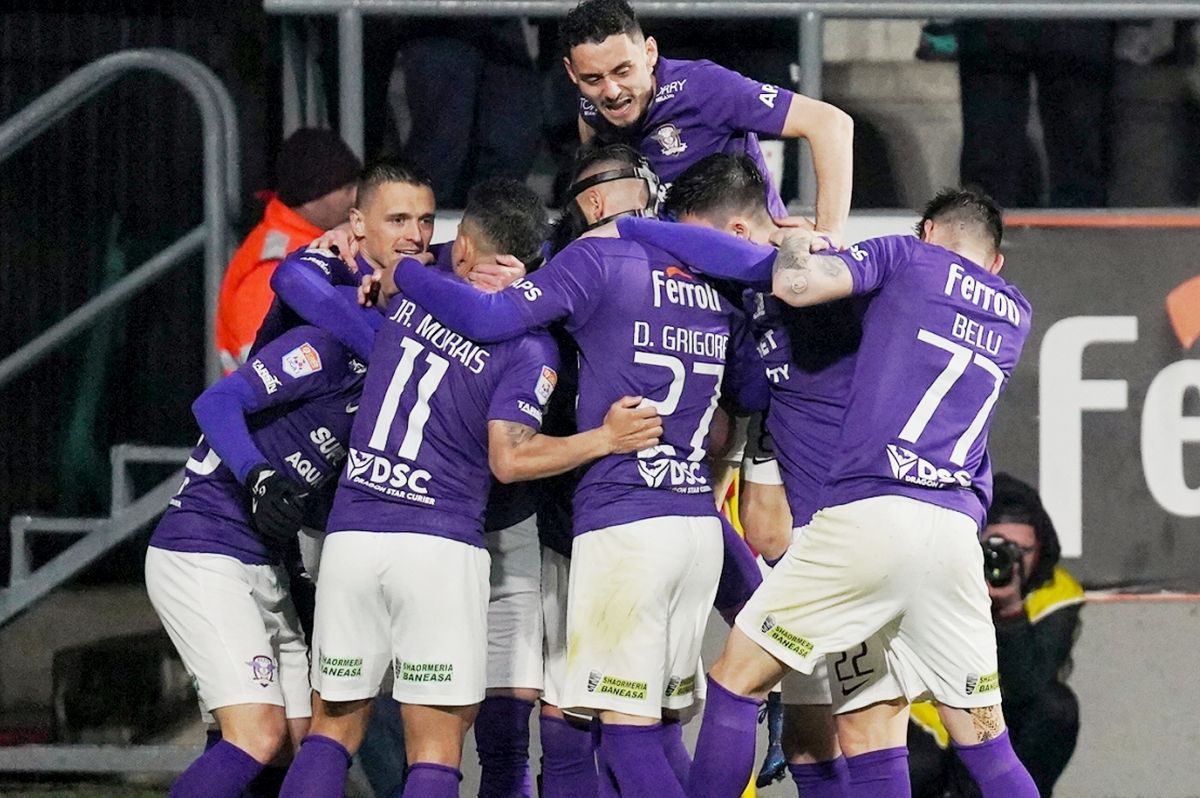 UTA - Rapid 0-2 » Giuleștenii triumfă în „infernul” de la Arad și ajung la 5 victorii cu Mutu pe bancă