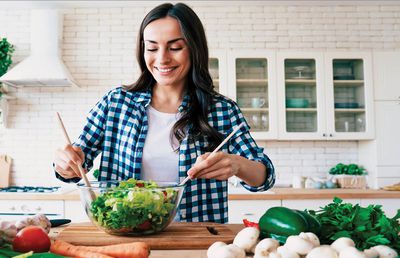 Ce ar trebui să facem pentru a trăi mai mult şi mai bine? Paul Săplăcan, dietetician nutriționist: „Lăsați sucurile de fructe, schimbați-vă mentalitatea”