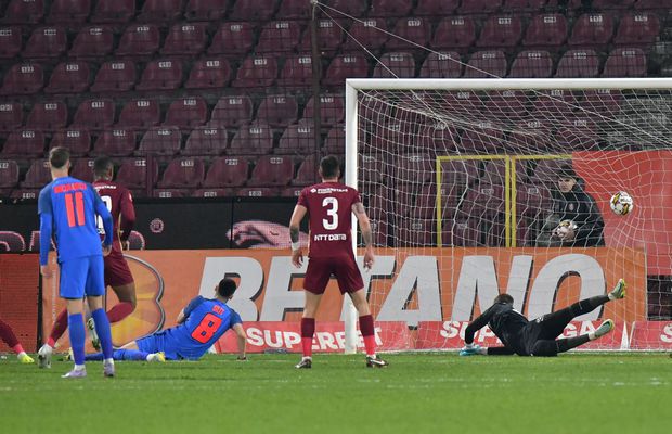 Gafe în lanț la golul de 1-0 din CFR - FCSB » Fundașii au dormit, iar Târnovanu a completat haosul