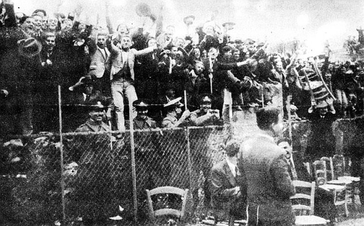 Rivalitatea Panathinaikos Atena - Olympiacos Pireu s-a declanșat în România