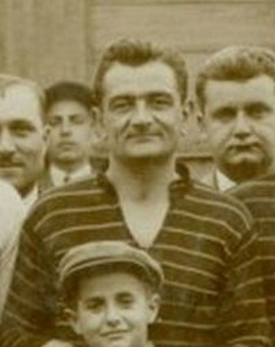 Rudolf Wetzer a fost pe teren la 1-4 cu Austria în 1924, iar apoi avea să joace la primul Mondial al României, în 1930. Foto: Wikipedia Austria, „tocătorul” de selecționeri români » Trei antrenori ai „naționalei” dați afară după meciuri cu Das Team + controversa din jurul demiterii lui Lucescu din 1986: „Nu a intervenit Valentin Ceaușescu”