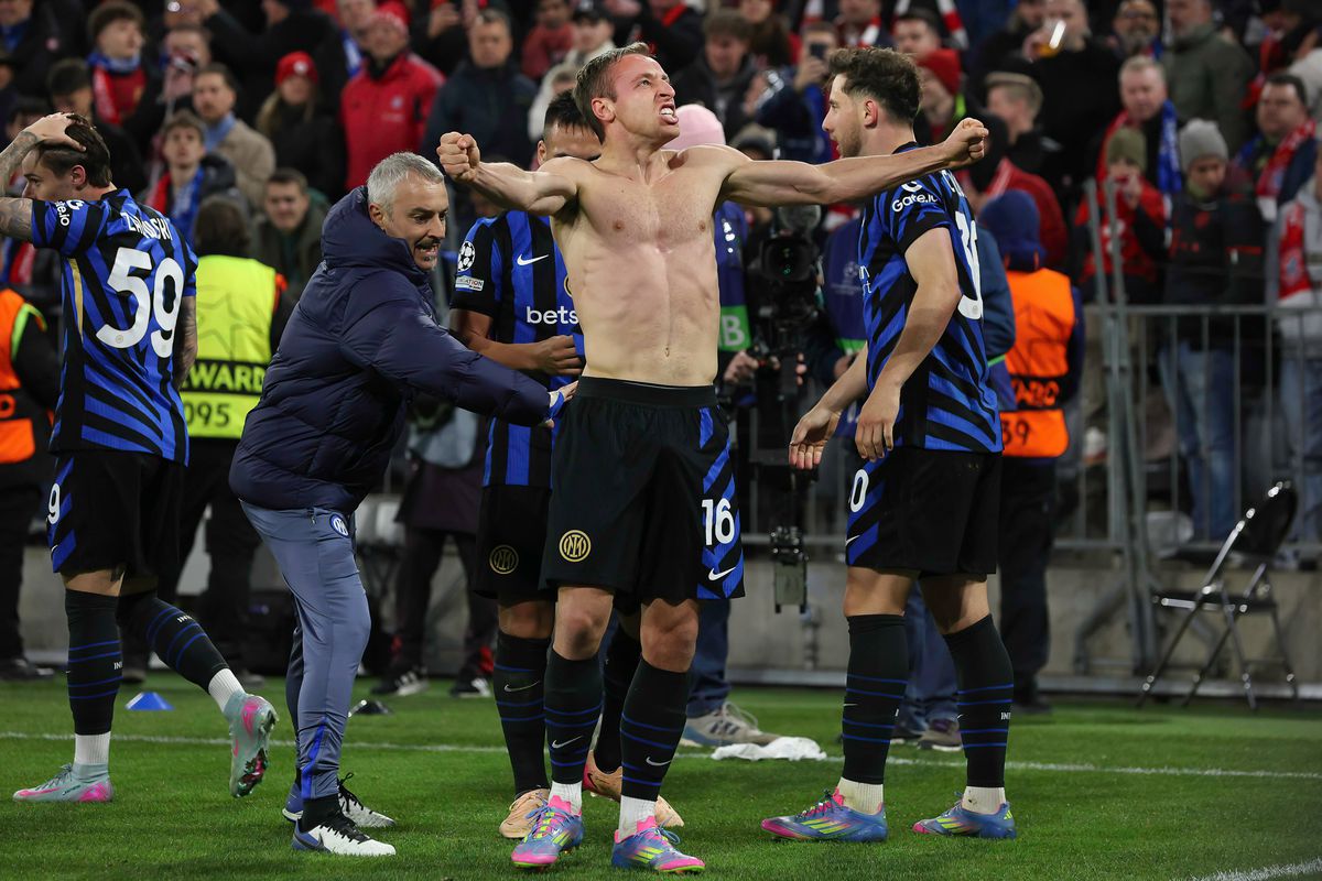 Și-a dat tricoul jos după gol și Panduru a rămas „mască” în direct: „Oho, mamă, mamă!”