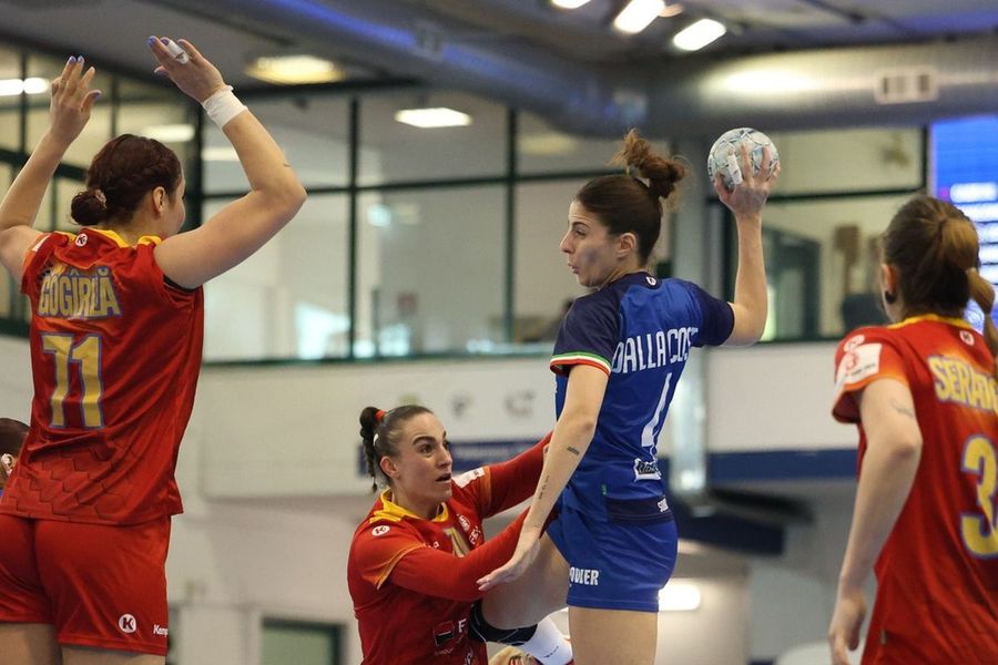 Italia - România, în barajul pentru Campionatul Mondial din 2025/Foto: Facebook O formalitate: România, victorie clară cu Italia în turul barajului pentru Mondial. Dar ce s-a întâmplat după pauză ar trebui să-i dea de gândit lui Pera