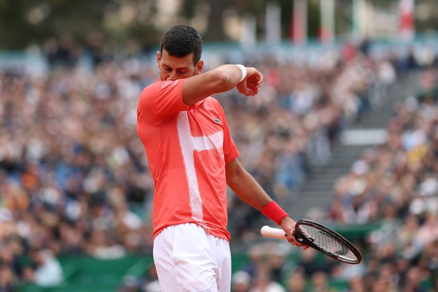 Sfârșitul unei ere? Novak Djokovic, în genunchi la Monte Carlo: „Este în declin! A devenit prea complicat pentru el”