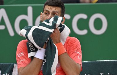 „Groaznic, prezint scuze tuturor celor care au fost nevoiți să vadă asta!” » Novak Djokovic, eliminat prematur de la Monte Carlo, a dezvăluit: „Da, doar turneul ăsta!”