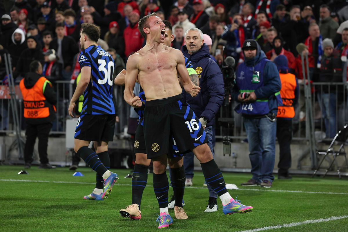 Și-a dat tricoul jos după gol și Panduru a rămas „mască” în direct: „Oho, mamă, mamă!”