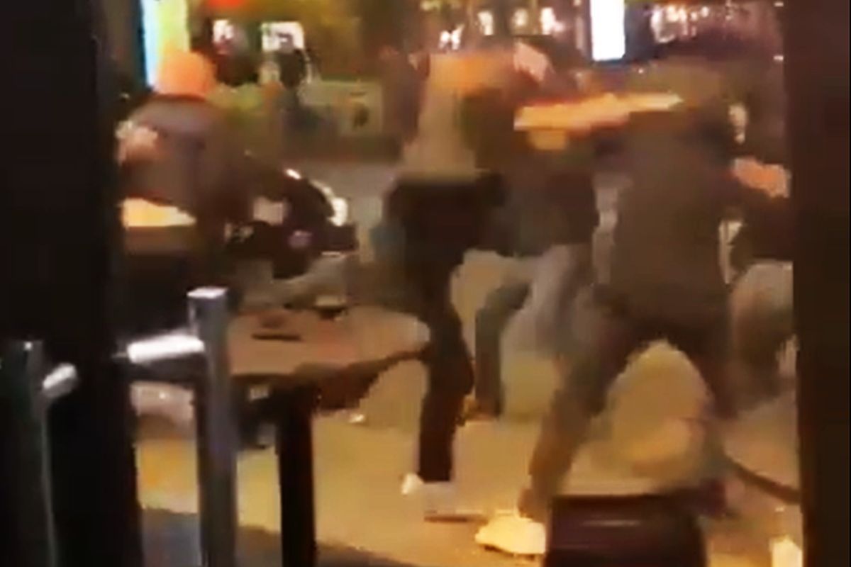 Scene violente înainte de sfertul din Champions League » Bătaie în stradă la Paris