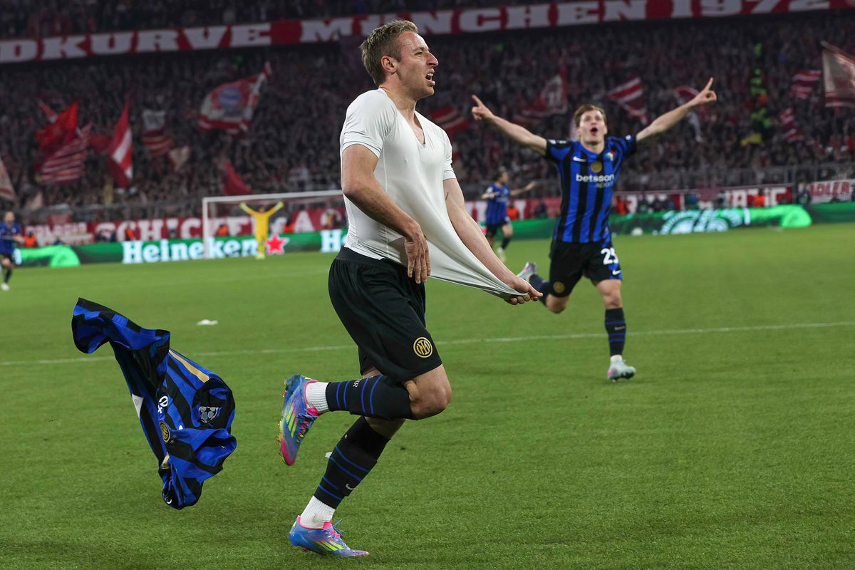 Și-a dat tricoul jos după gol și Panduru a rămas „mască” în direct: „Oho, mamă, mamă!”